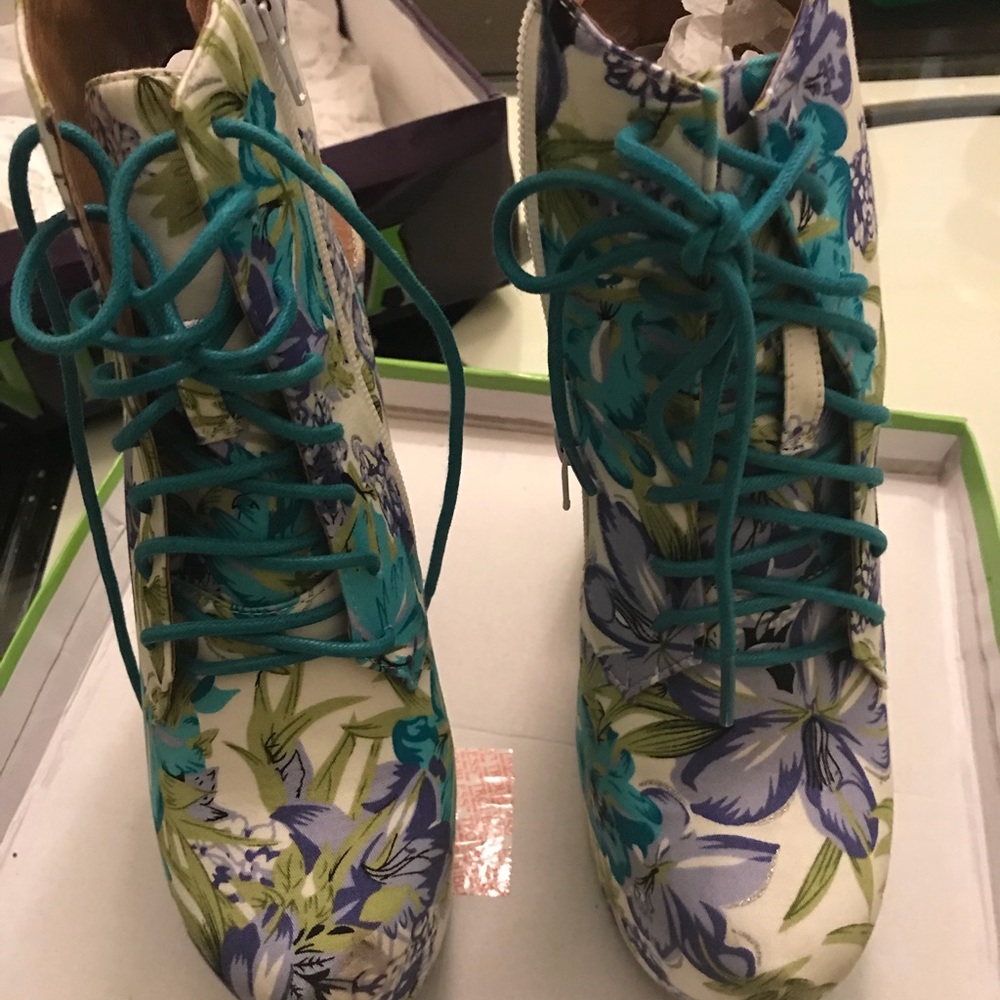 Blue & Turquoise Floral Print Booties - Picture 5 of 7